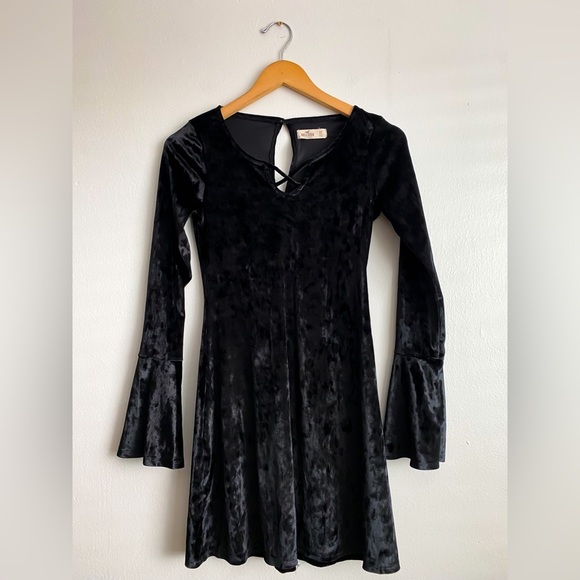 Hollister Black Velvet Bell Long Sleeves Mini Dress Stretch Boho Hipster Party - Picture 5 of 8